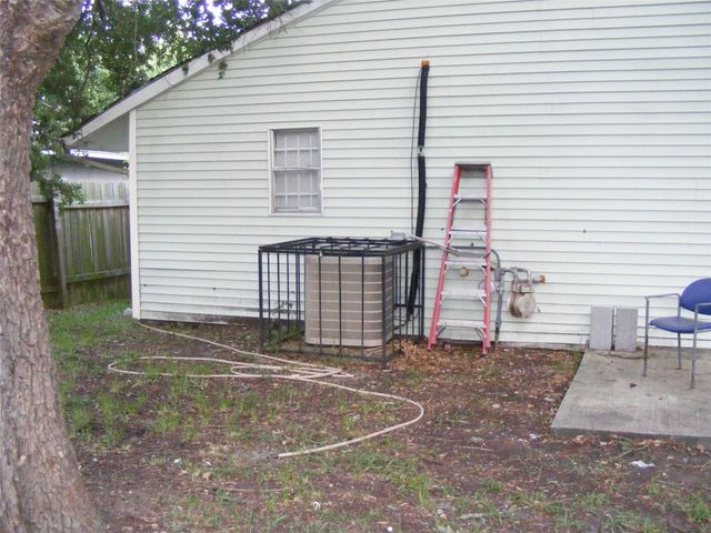 5751 Bellfort Street, Houston, TX 77033