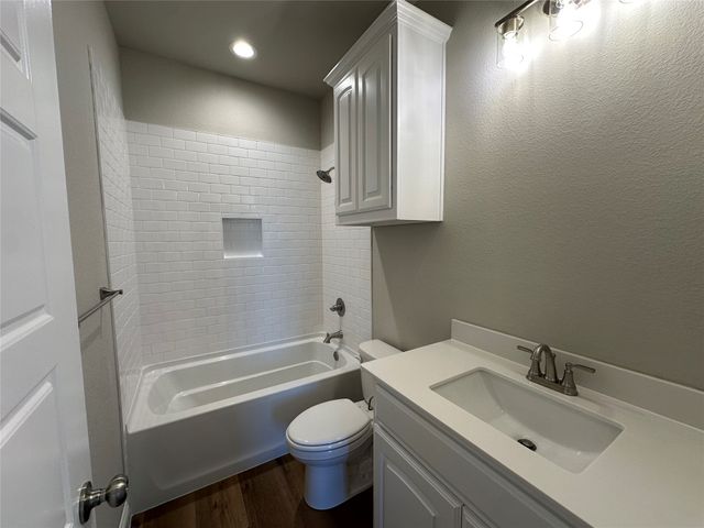 2009 Belle Lagos Ln, Cleburne, TX 76033