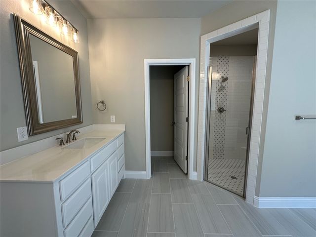 2009 Belle Lagos Ln, Cleburne, TX 76033