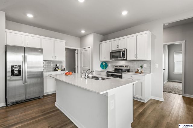 9003 Alexandra Road, Papillion, NE 68157