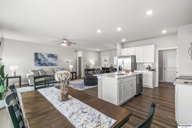 9003 Alexandra Road, Papillion, NE 68157