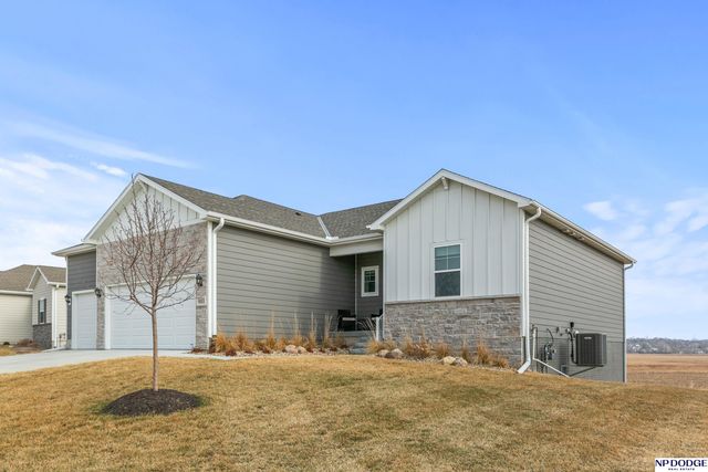 9003 Alexandra Road, Papillion, NE 68157