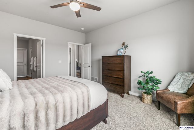 9003 Alexandra Road, Papillion, NE 68157