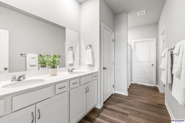 9003 Alexandra Road, Papillion, NE 68157