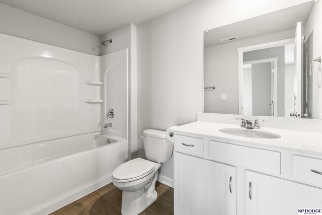 9003 Alexandra Road, Papillion, NE 68157