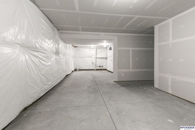 9003 Alexandra Road, Papillion, NE 68157