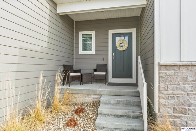 9003 Alexandra Road, Papillion, NE 68157