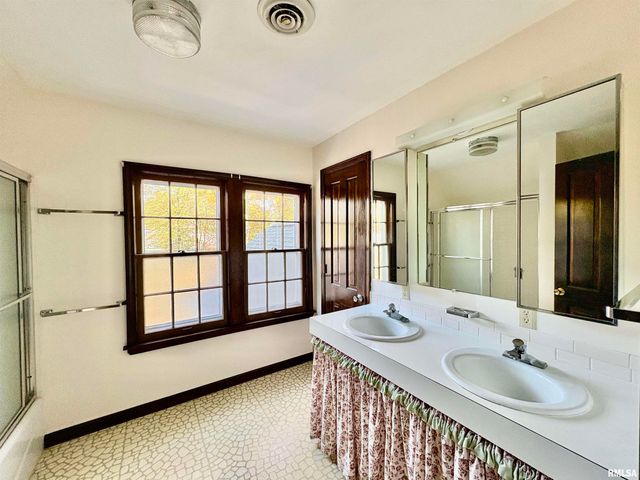 290 Finley Street, Jacksonville, IL 62650