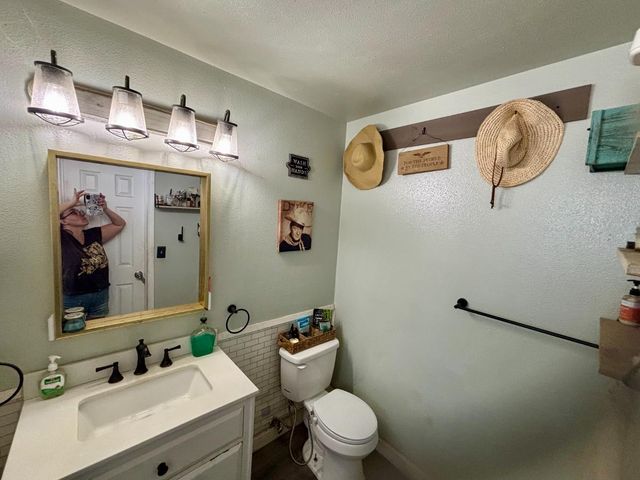 37728 Squaw Valley Road, Yokuts Valley, CA 93675