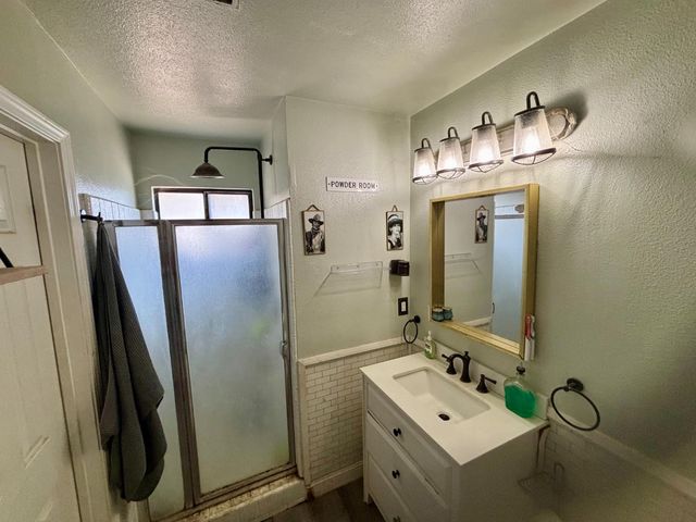 37728 Squaw Valley Road, Yokuts Valley, CA 93675