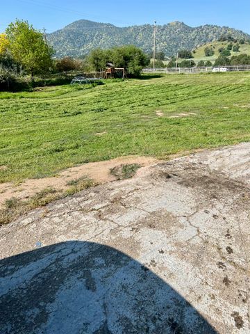 37728 Squaw Valley Road, Yokuts Valley, CA 93675