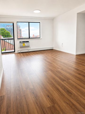 13675 37th Avenue 3H, Flushing, NY 11354