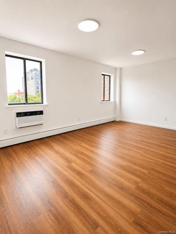 13675 37th Avenue 3H, Flushing, NY 11354
