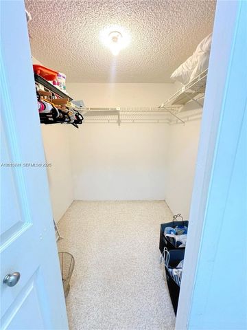 240 Lakeview Dr 212, Weston, FL 33326
