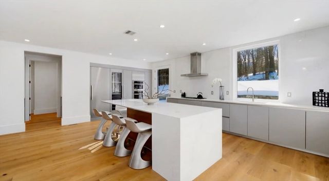 3 Effie Pl, Lexington, MA 02421