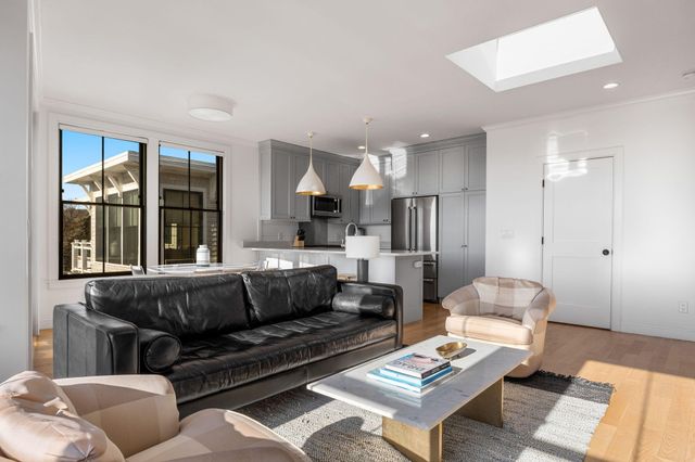 350 Bradford Street UNIT 11, Provincetown, MA 02657