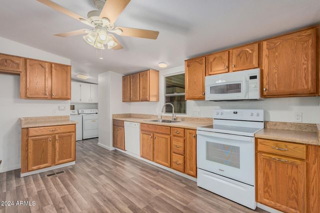 2650 W UNION HILLS Drive 54, Phoenix, AZ 85027