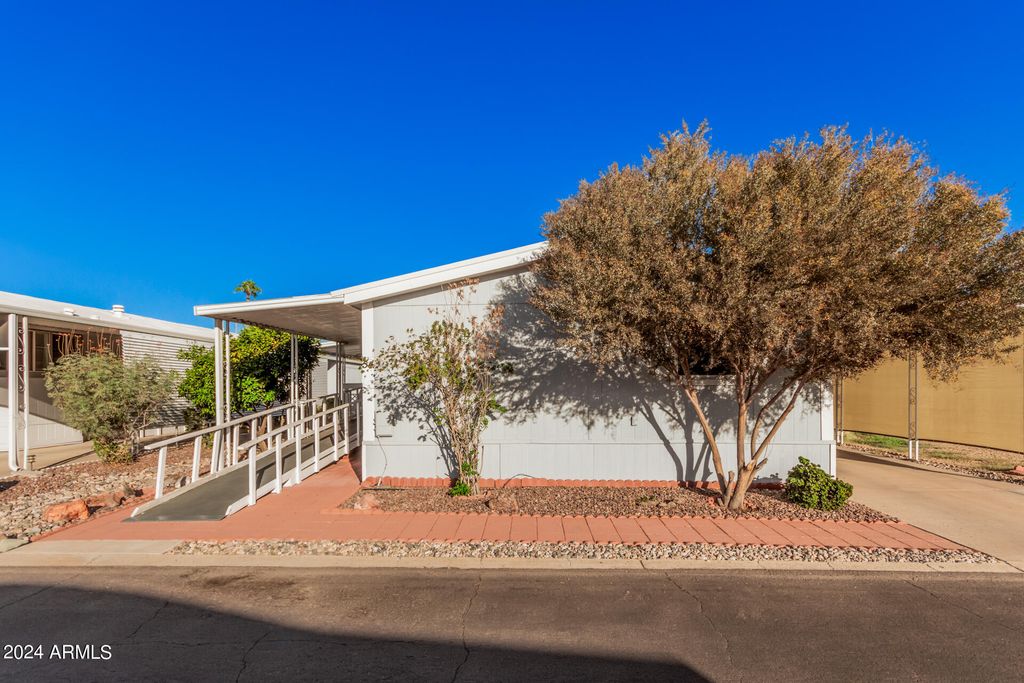 2650 W UNION HILLS Drive 54, Phoenix, AZ 85027