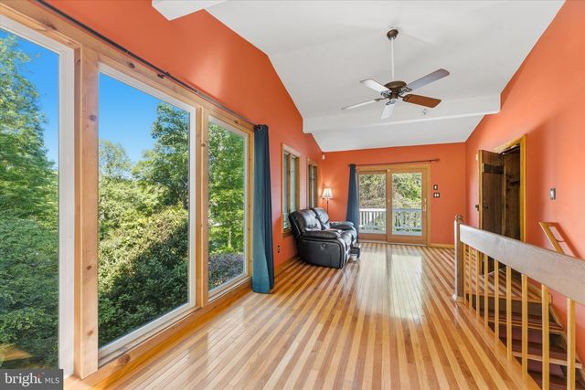 8221 HICKORY HILL DR, Manassas, VA 20112