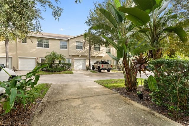 2181 SE Grand Drive, Port St Lucie, FL 34952