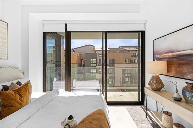 709 E Walnut Street 417, Pasadena, CA 91101