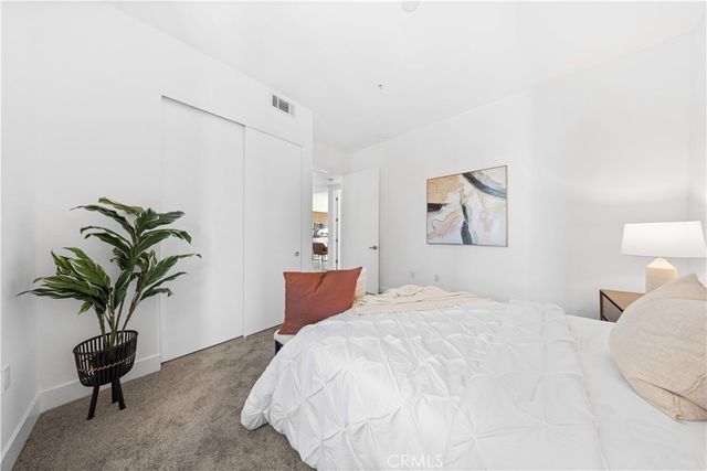 709 E Walnut Street 417, Pasadena, CA 91101