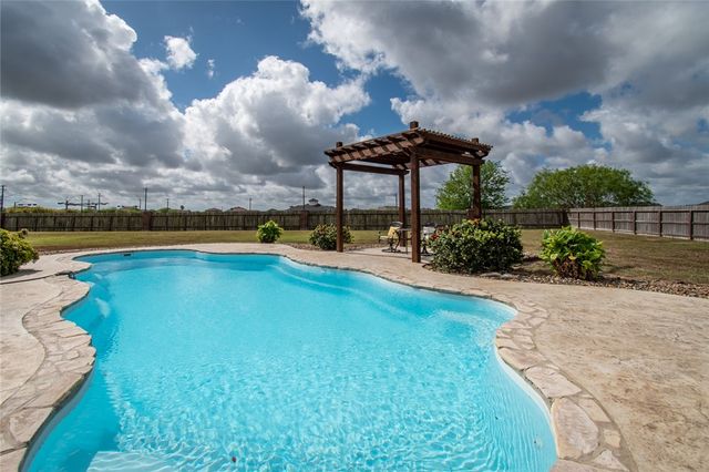 5309 Capernaum Ct, Corpus Christi, TX 78413