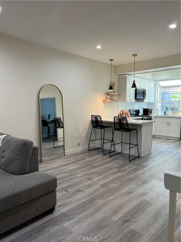 7239 Comstock Avenue E, Whittier, CA 90602