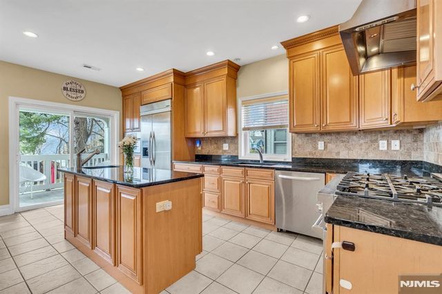 467 Summit, Hackensack, NJ 07601