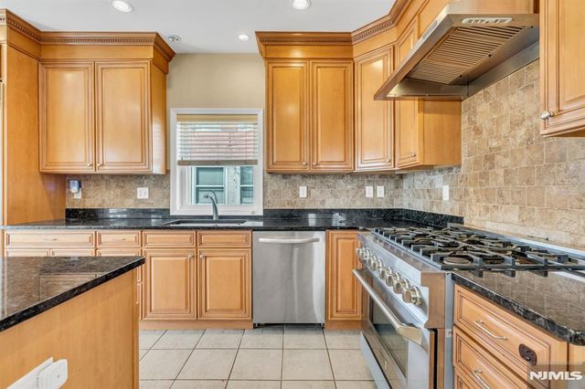 467 Summit, Hackensack, NJ 07601