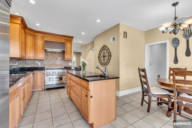 467 Summit, Hackensack, NJ 07601
