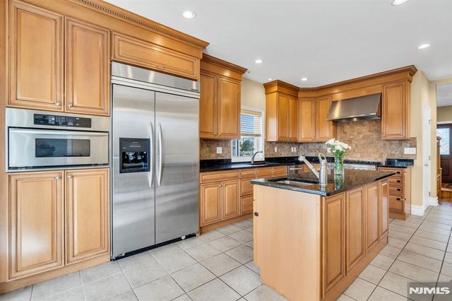 467 Summit, Hackensack, NJ 07601
