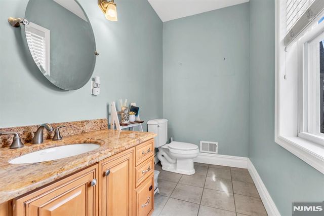 467 Summit, Hackensack, NJ 07601