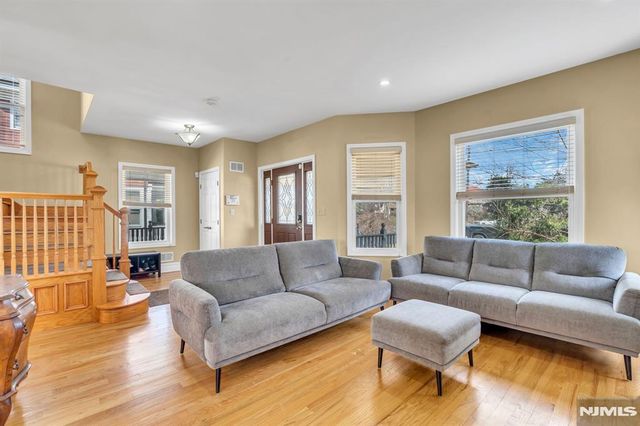 467 Summit, Hackensack, NJ 07601