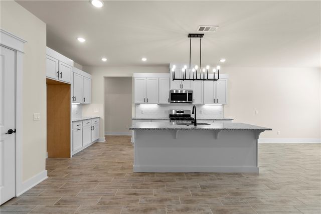 79 W Watson Lane, Farmington, AR 72730