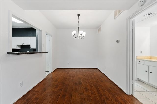 2100 Tanglewilde Street 330, Houston, TX 77063