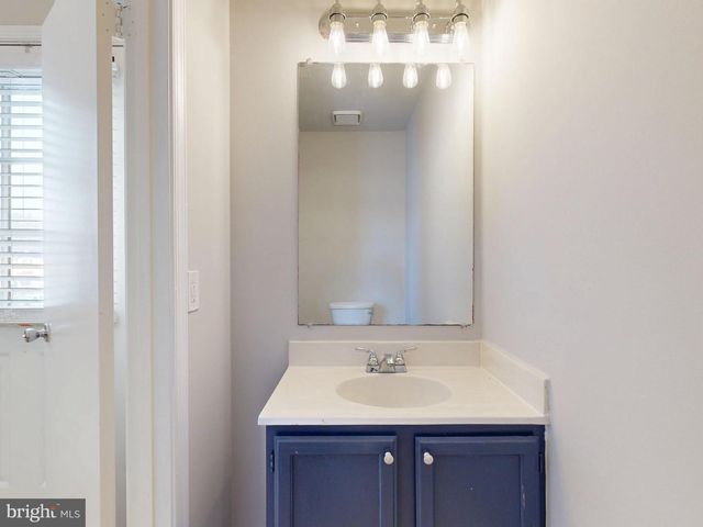 8509 CHARNWOOD CT, Manassas, VA 20111