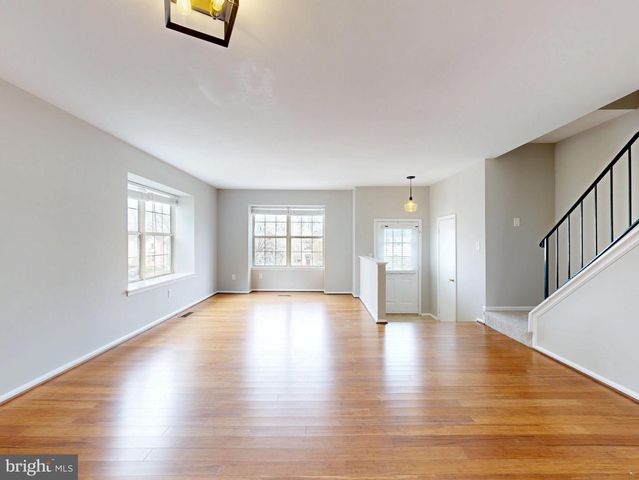 8509 CHARNWOOD CT, Manassas, VA 20111