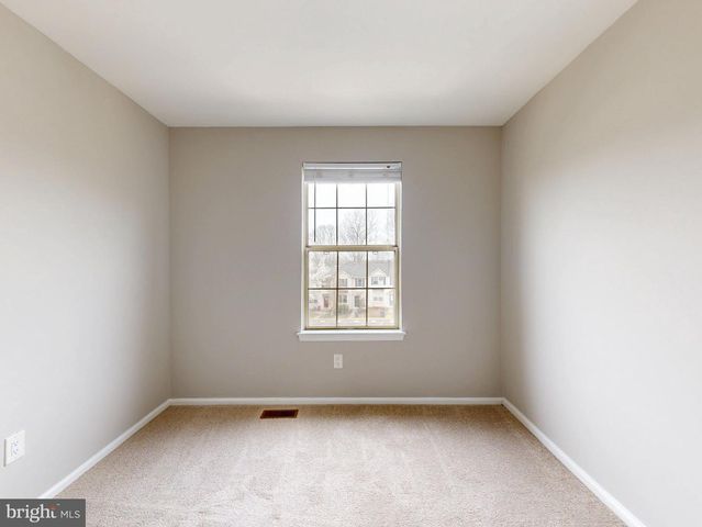 8509 CHARNWOOD CT, Manassas, VA 20111