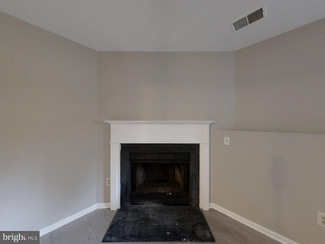 8509 CHARNWOOD CT, Manassas, VA 20111