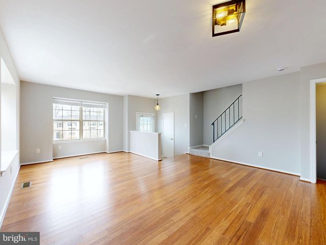 8509 CHARNWOOD CT, Manassas, VA 20111