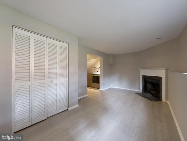 8509 CHARNWOOD CT, Manassas, VA 20111