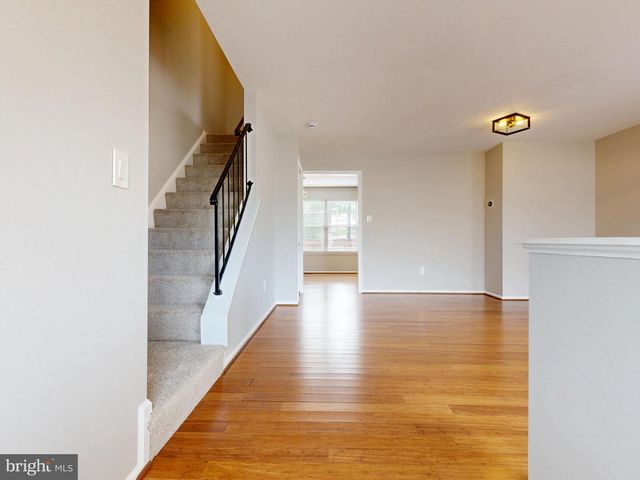 8509 CHARNWOOD CT, Manassas, VA 20111