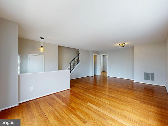 8509 CHARNWOOD CT, Manassas, VA 20111