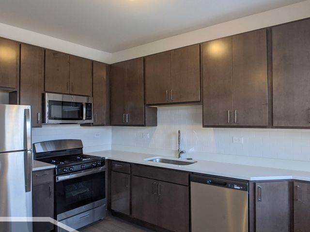 3409 W Fullerton Avenue 2A, Chicago, IL 60647