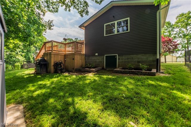 949 Saul Drive, Hubbard, OH 44425