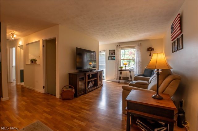 949 Saul Drive, Hubbard, OH 44425