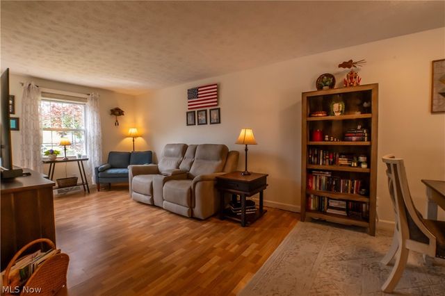 949 Saul Drive, Hubbard, OH 44425