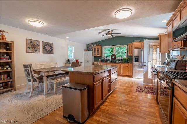 949 Saul Drive, Hubbard, OH 44425