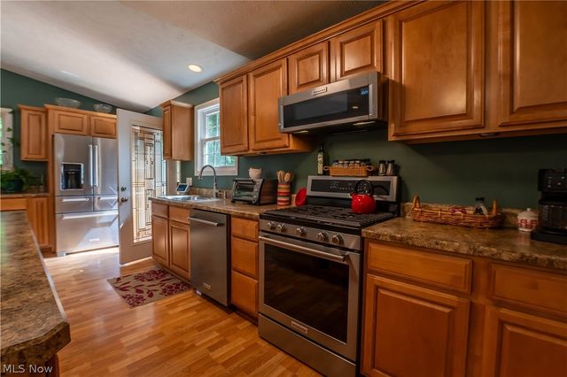 949 Saul Drive, Hubbard, OH 44425